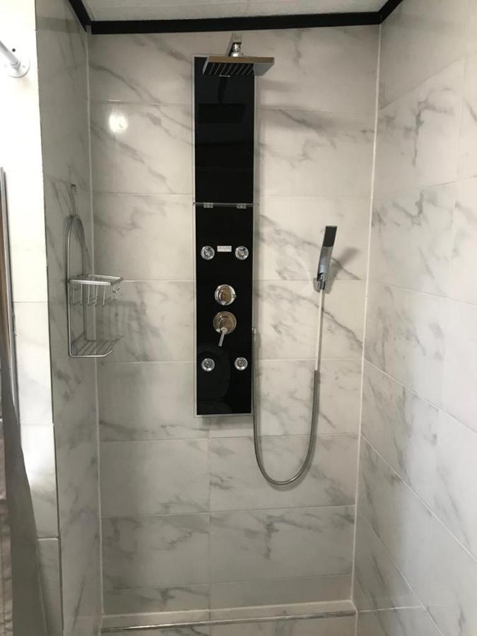 Le Flamboyant Avec Piscine Chauffee 30° Et Jacuzzi Apartment Saint-Andre Bagian luar foto