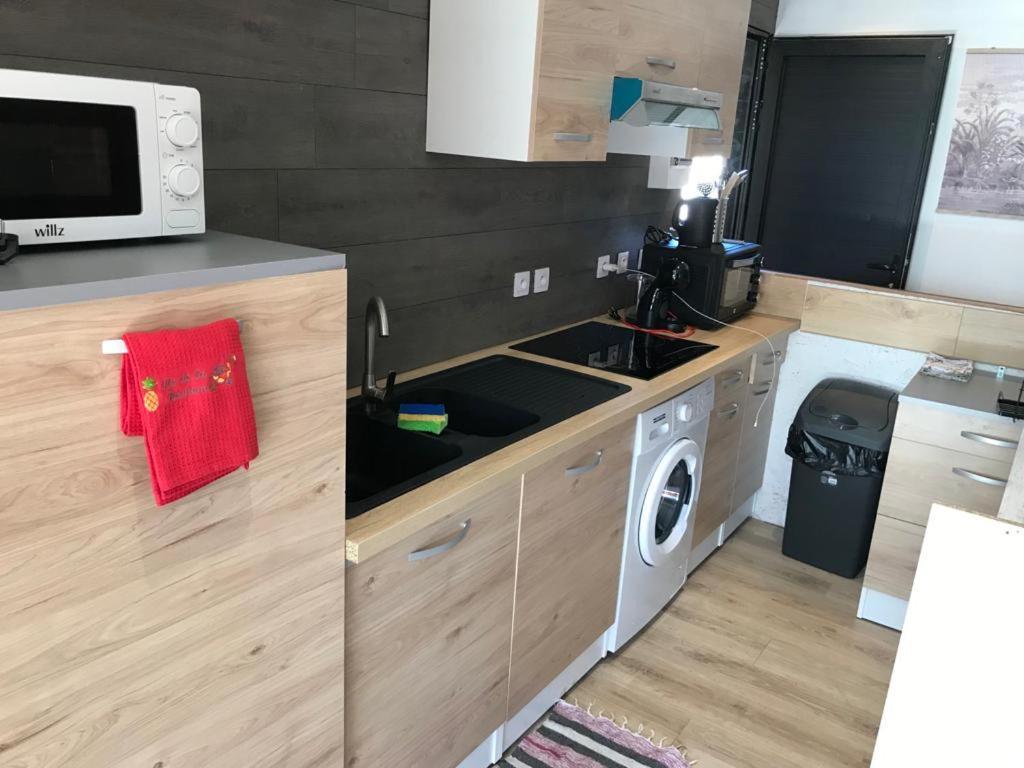 Le Flamboyant Avec Piscine Chauffee 30° Et Jacuzzi Apartment Saint-Andre Bagian luar foto